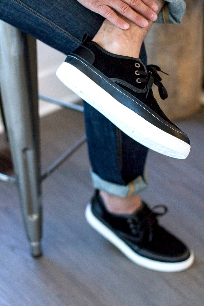 Tizqar slip on shoes in onyx