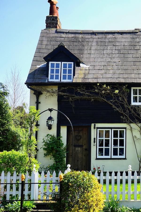 Front yard landscaping ideas curb appeal old British home