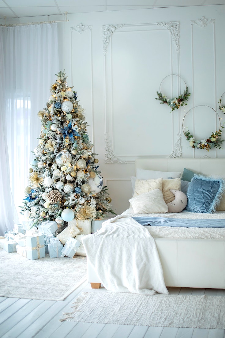 Bedroom Christmas tree, blue theme