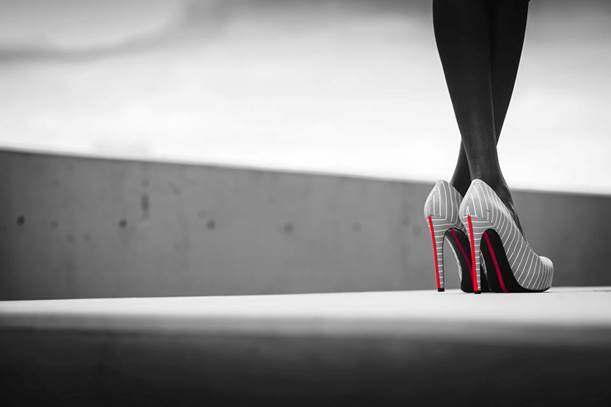 Grey pumps with red line