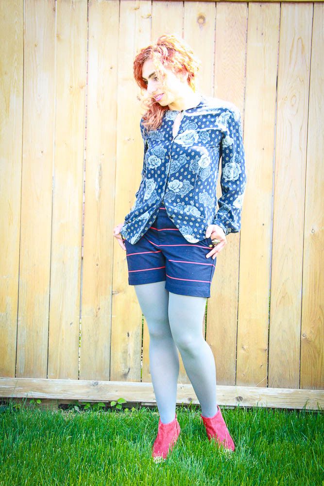 Mid-fall floral outfit - shorts with red booties and floral shirt