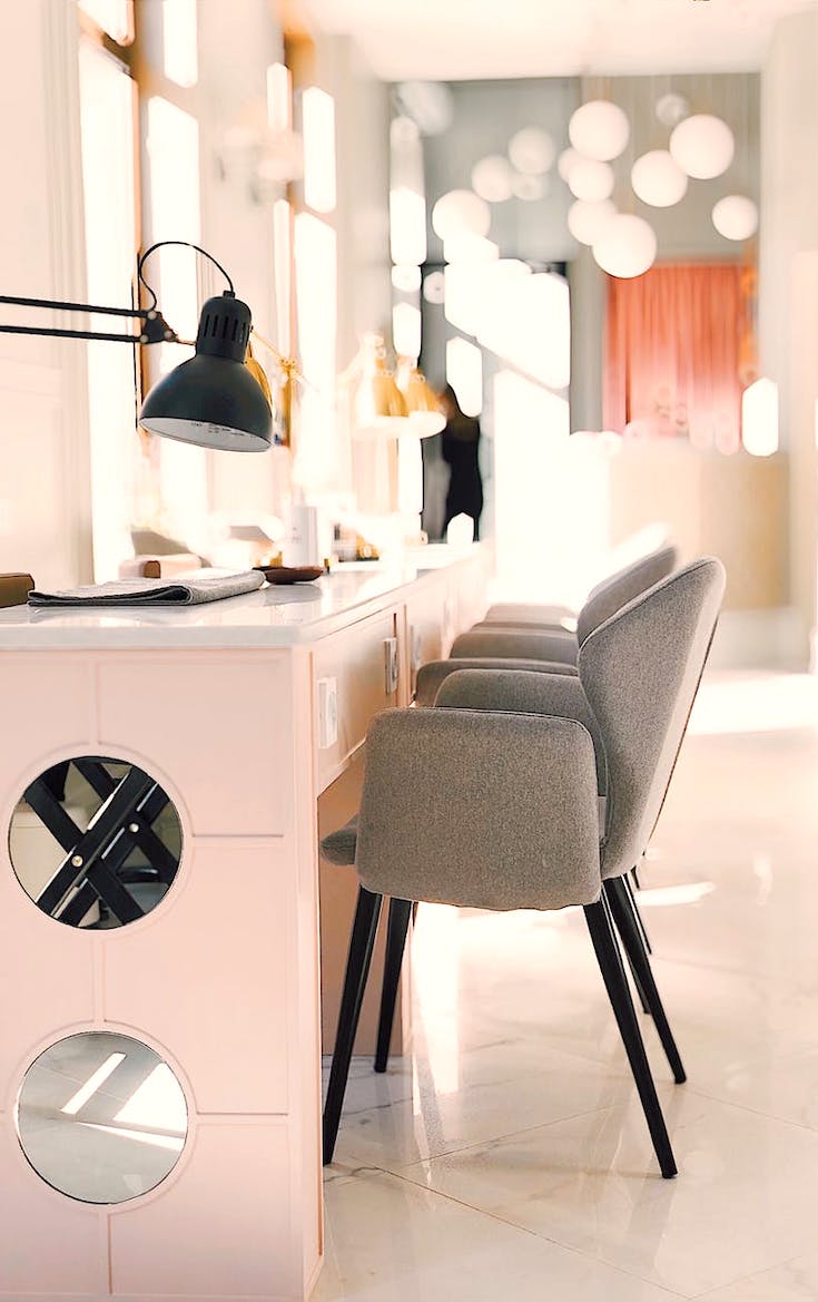 Soft colours office room