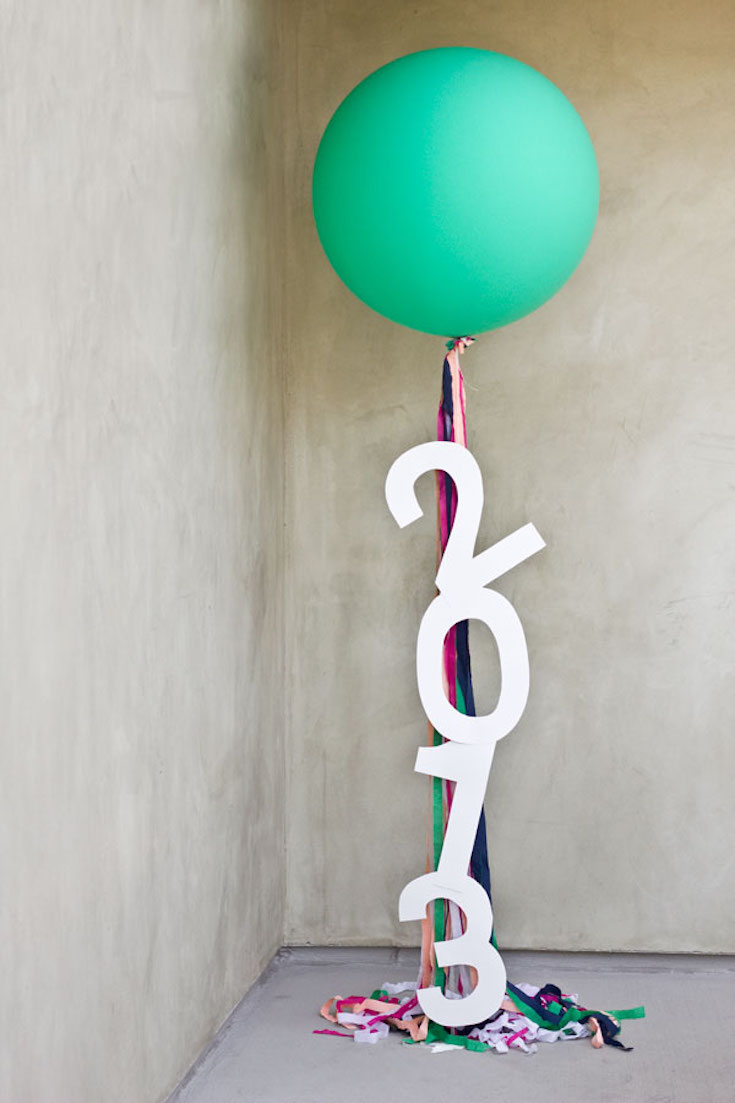 DIY graduation giant message balloons