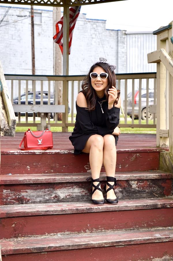 Black dress, hair ribbon, black ballerina shoes