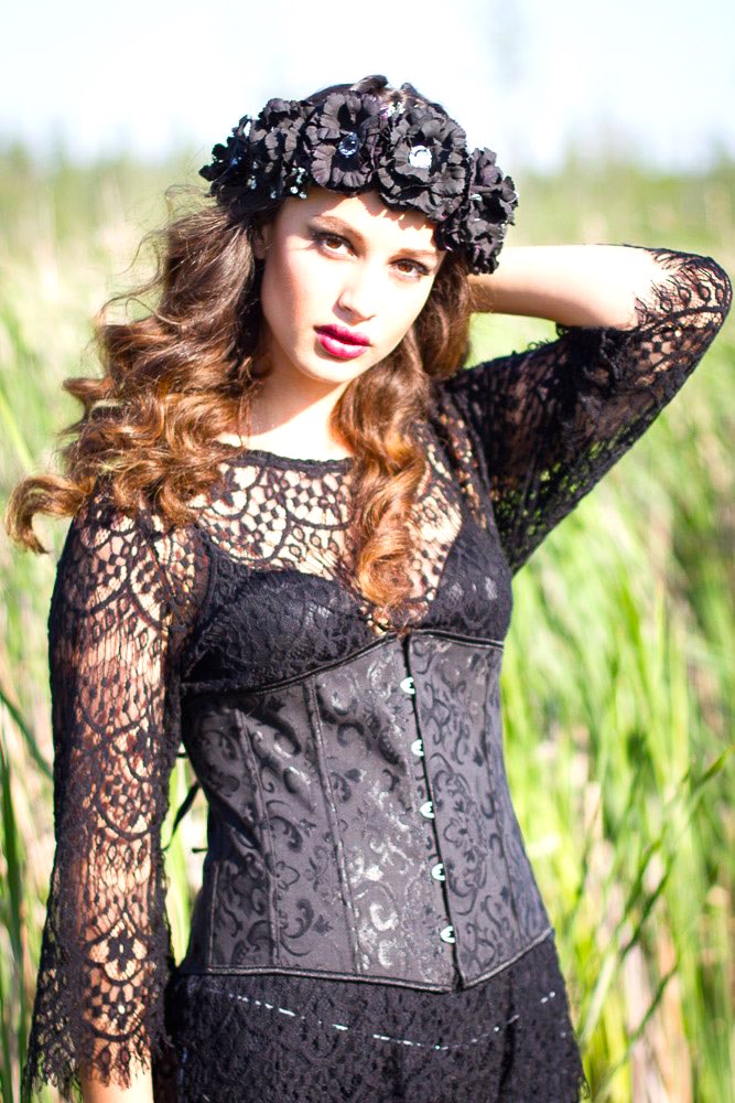 laila-in-black-diy-floral-crown-2