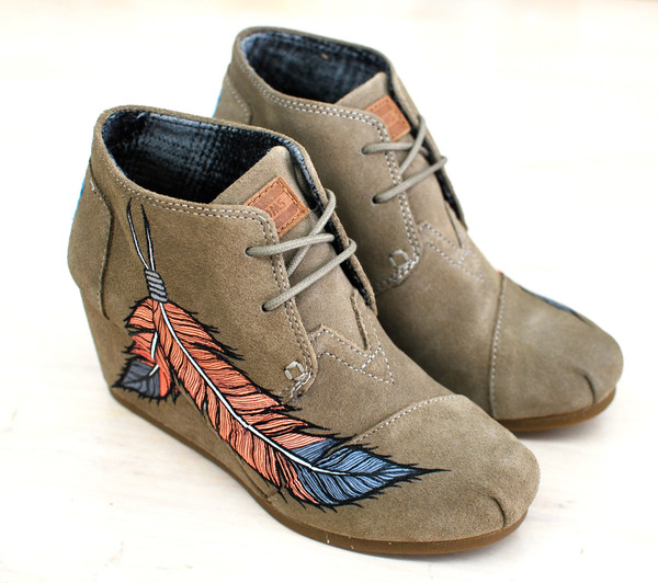 Taupe feather painted Toms wedges