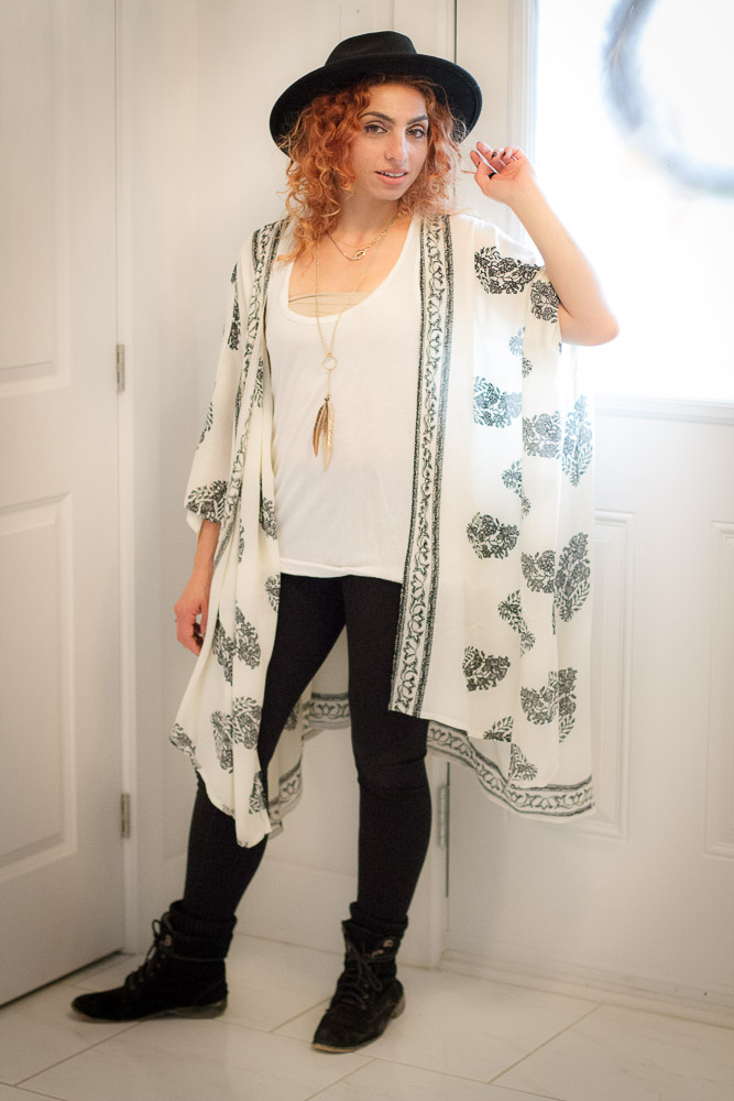 kimono-and-leggings-outfit-with-black-hat