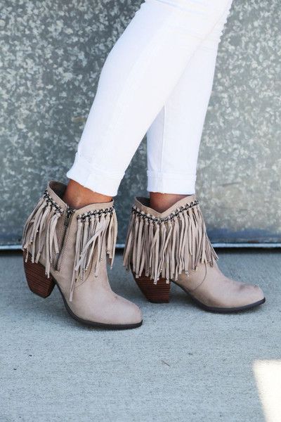Boho fashion, Boho boots, boho booties, Coachella style, Coachella accessories, Coachella looks, Coachella fashions